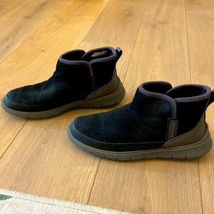 Black Zerogrand Cole Haan ankle-high winter shoes size 8